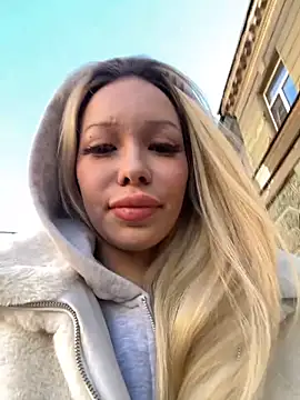 Snapshot of babydolll chatting on October 17, 2025, 11:57 am babydolll online show from October 17, 2025, 11:57 am