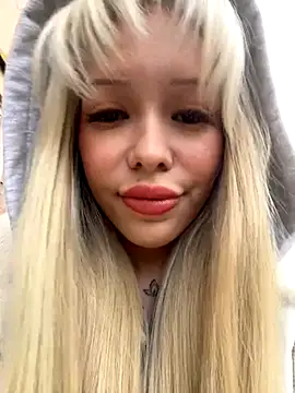 Snapshot of babydolll chatting on October 21, 2025, 12:17 pm babydolll online show from October 21, 2025, 12:17 pm