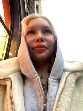 Snapshot of babydolll chatting on October 25, 2025, 12:23 pm babydolll online show from October 25, 2025, 12:23 pm