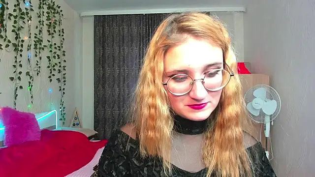 Miss Elsa  online show from December 2, 2024, 9:02 am