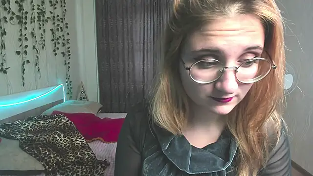 Miss Elsa  online show from December 6, 2024, 8:15 am