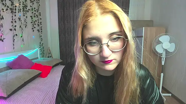Miss Elsa  online show from December 10, 2024, 8:30 am