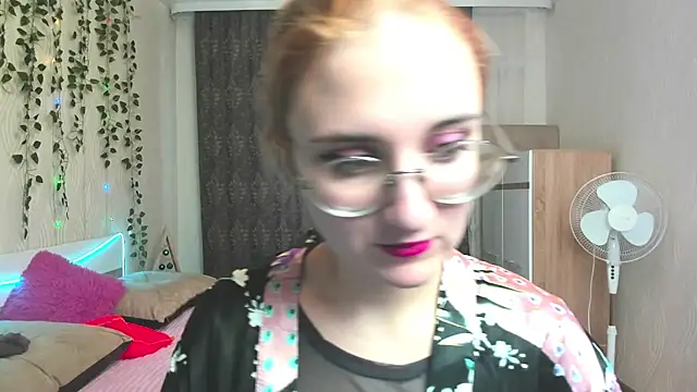 Miss Elsa  online show from December 13, 2024, 8:20 am