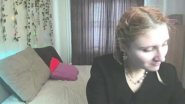 Miss Elsa  online show from February 12, 2025, 7:44 am