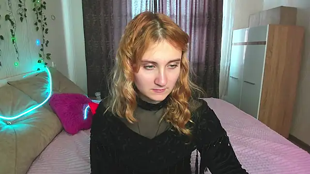 Miss Elsa  online show from February 19, 2025, 7:28 am