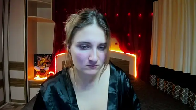 Miss Elsa  online show from December 15, 2025, 1:15 pm