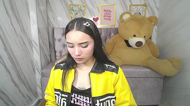 Snapshot of _Esther_Toro_b chatting on September 15, 2025, 12:49 pm Esther Toro b online show from September 15, 2025, 12:49 pm