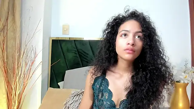 Snapshot of AntonellaHall_ chatting on September 28, 2025, 2:22 pm AntonellaHall online show from September 28, 2025, 2:22 pm