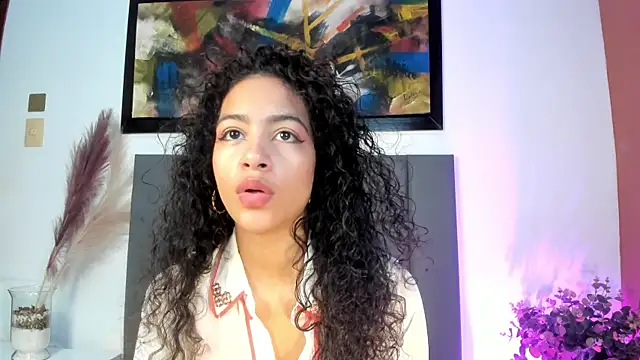 Snapshot of AntonellaHall_ chatting on September 29, 2025, 11:59 am AntonellaHall online show from September 29, 2025, 11:59 am