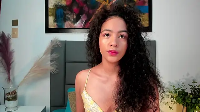 Snapshot of AntonellaHall_ chatting on October 20, 2025, 11:54 am AntonellaHall online show from October 20, 2025, 11:54 am