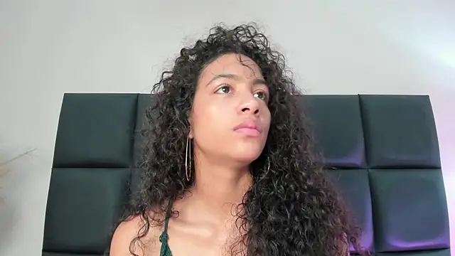 Snapshot of AntonellaHall_ chatting on April 10, 2026, 6:34 pm AntonellaHall online show from April 10, 2026, 6:34 pm