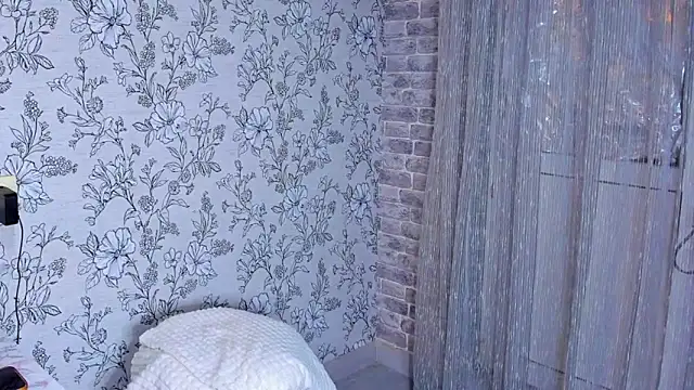 EllaSky xoxo online show from November 29, 2025, 7:50 pm