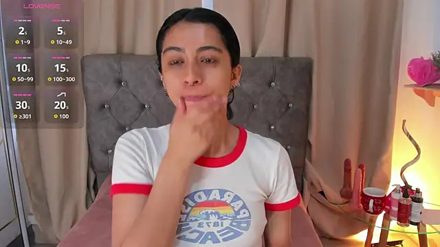 Snapshot of Alyssa_jones chatting on March 5, 2026, 2:13 pm Alyssa jones online show from March 5, 2026, 2:13 pm