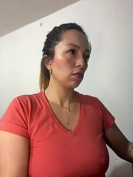 WilliamsKaily  online show from December 28, 2024, 1:49 pm