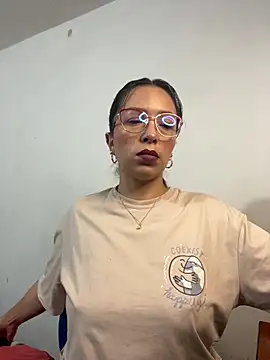 WilliamsKaily  online show from January 4, 2025, 12:16 pm