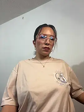 WilliamsKaily  online show from January 4, 2025, 3:17 pm