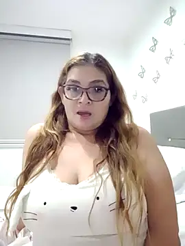 AntonellaAlondra4 online show from December 15, 2024, 5:45 am