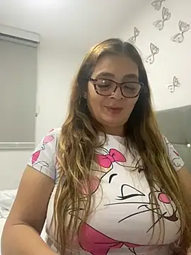 AntonellaAlondra4 online show from December 20, 2024, 4:42 am