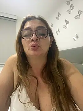 AntonellaAlondra4 online show from December 21, 2024, 5:03 am