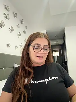 Snapshot of AntonellaAlondra4 chatting on September 28, 2025, 9:20 pm AntonellaAlondra4 online show from September 28, 2025, 9:20 pm