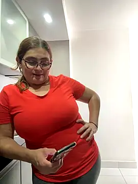 Snapshot of AntonellaAlondra4 chatting on October 28, 2025, 3:25 pm AntonellaAlondra4 online show from October 28, 2025, 3:25 pm