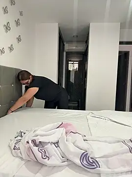 AntonellaAlondra4 online show from February 28, 2026, 1:23 pm