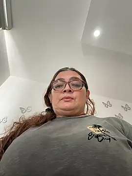 AntonellaAlondra4 online show from May 4, 2026, 3:52 pm