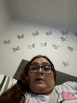AntonellaAlondra4 online show from May 7, 2026, 3:12 am