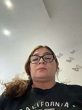 AntonellaAlondra4 online show from July 15, 2026, 9:42 pm