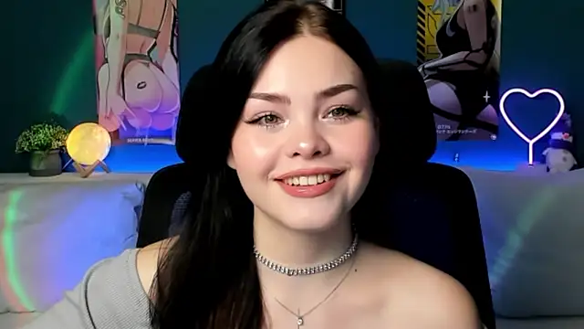 Snapshot of AkiraKatsu chatting on December 9, 2024, 10:43 am AkiraKatsu online show from December 9, 2024, 10:43 am