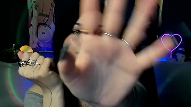 Snapshot of AkiraKatsu chatting on December 12, 2024, 9:40 am AkiraKatsu online show from December 12, 2024, 9:40 am