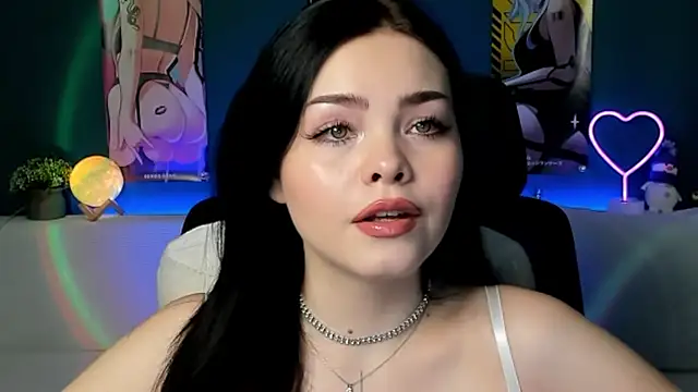 Snapshot of AkiraKatsu chatting on December 13, 2024, 9:35 am AkiraKatsu online show from December 13, 2024, 9:35 am