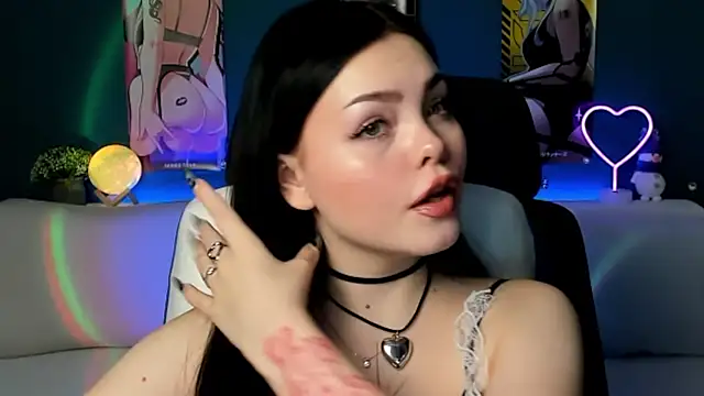 Snapshot of AkiraKatsu chatting on December 17, 2024, 7:15 pm AkiraKatsu online show from December 17, 2024, 7:15 pm