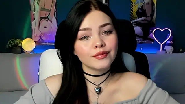 Snapshot of AkiraKatsu chatting on December 19, 2024, 6:56 pm AkiraKatsu online show from December 19, 2024, 6:56 pm