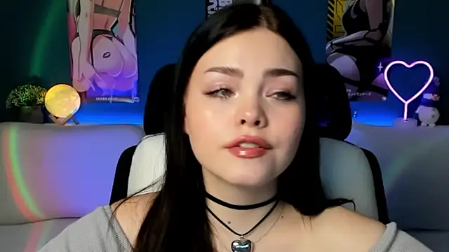 Snapshot of AkiraKatsu chatting on December 21, 2024, 10:40 pm AkiraKatsu online show from December 21, 2024, 10:40 pm