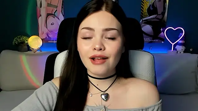 Snapshot of AkiraKatsu chatting on December 28, 2024, 7:54 pm AkiraKatsu online show from December 28, 2024, 7:54 pm