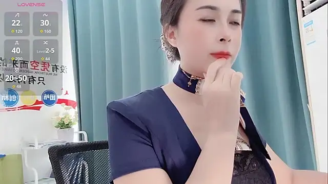 Qwi-V1 online show from September 13, 2025, 8:14 am