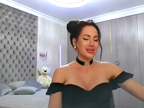 TianaPosh online show from January 24, 2025, 9:58 pm