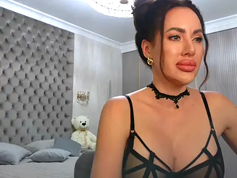 TianaPosh online show from January 26, 2025, 7:52 pm