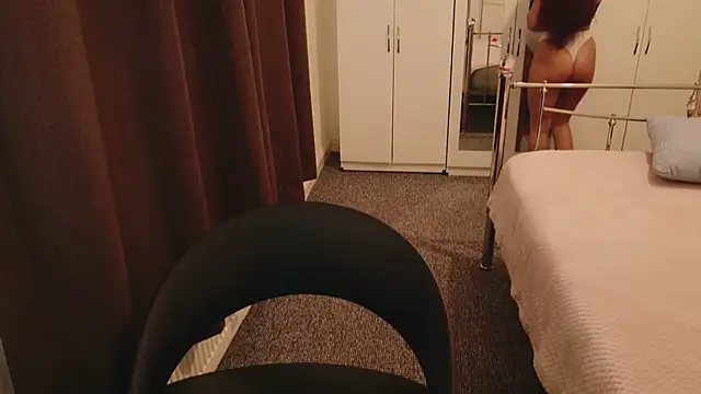 Snapshot of karlaolivia chatting on October 3, 2025, 10:12 am karlaolivia online show from October 3, 2025, 10:12 am