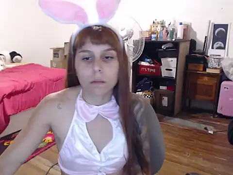 bunnylolaa4 online show from January 20, 2025, 11:10 pm