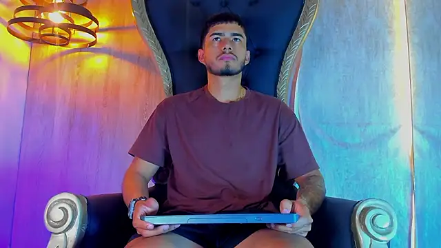 thaddeus king online show from February 5, 2026, 9:19 pm