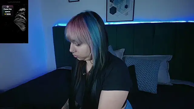 Veronica Goddes online show from March 17, 2025, 1:18 pm