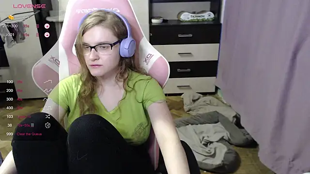 Tomato Tease online show from October 10, 2025, 5:06 am