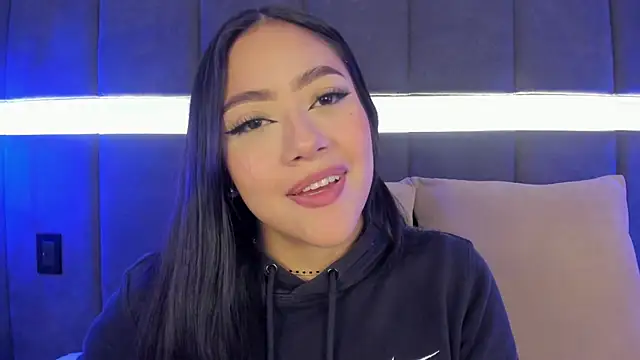 nicolle pierce online show from January 23, 2025, 1:02 pm