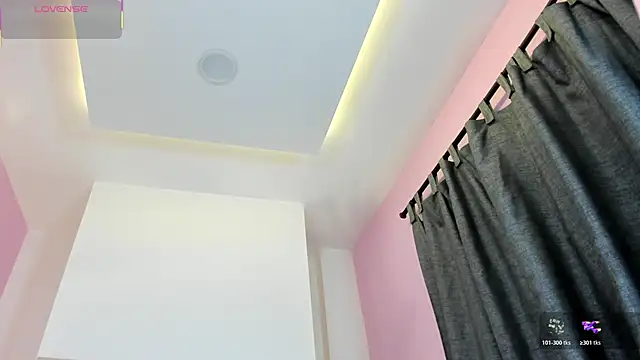 nicolle pierce online show from May 4, 2026, 1:18 pm