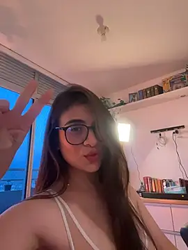 MariaIsabella8 online show from April 1, 2026, 11:02 pm