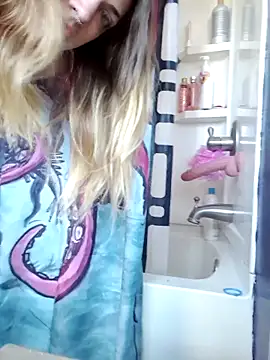 Snapshot of KSwonderland6 chatting on February 21, 2025, 3:43 pm KSwonderland6 online show from February 21, 2025, 3:43 pm