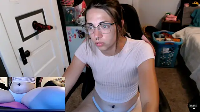 Snapshot of KSwonderland6 chatting on September 14, 2025, 2:22 am KSwonderland6 online show from September 14, 2025, 2:22 am