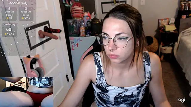 Snapshot of KSwonderland6 chatting on November 14, 2025, 4:17 pm KSwonderland6 online show from November 14, 2025, 4:17 pm